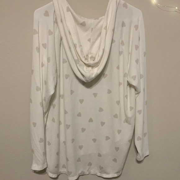Lucky Brand Small Hooded Heart Top - Picture 3 of 11